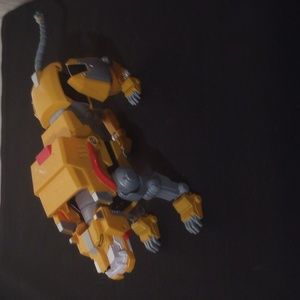 2017 VOLTRON Legendary Defender yellow Lion Action Figure Combiner